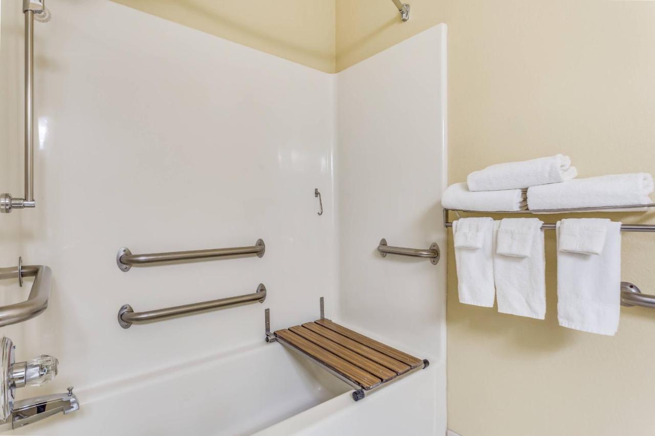 Towneplace Suites By Marriott Dallas Bedford Extérieur photo
